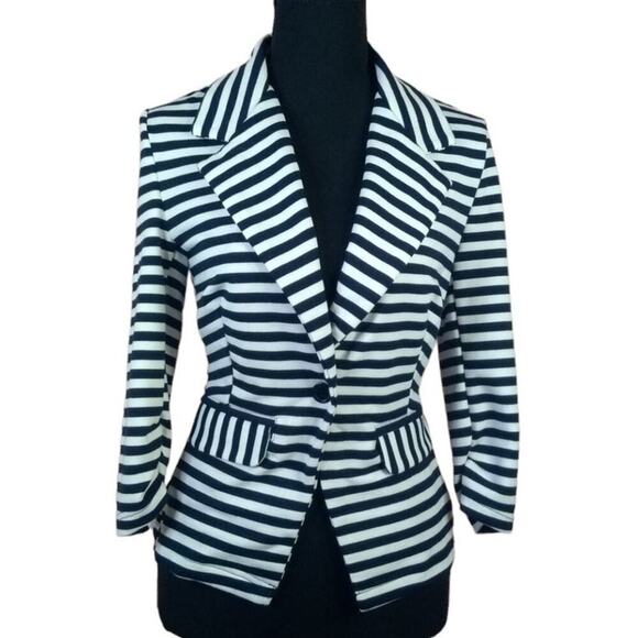 Love Change Size Medium Short Black and White Striped 3/4 Sleeve Jacket - Picture 1 of 2